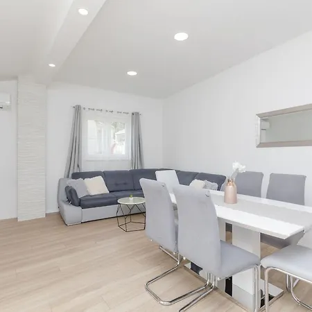 Apartment Dasa